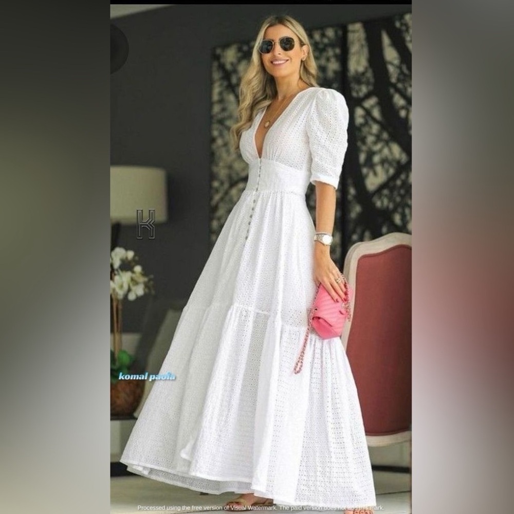 NWOT Beautiful Eyelet Embroidered Maxi Dress in Size Large